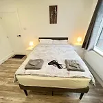 Lux Shared Flat With 2 Private Bedrooms And 2 Private En-suite Bathrooms Manchester