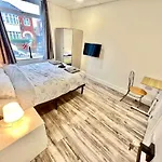 Appartement Lux Shared Flat With 2 Private Bedrooms And 2 Private En-suite Bathrooms *