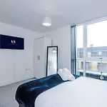 Apartment 2 Bedroom Penthouse With Balcony By Host A