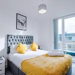 2 Bedroom Penthouse With Balcony By Host A Manchester