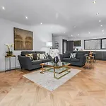 Super King Penthouse Minutes From Arndale Centre - Pass The Keys Lejlighedshotel 4*