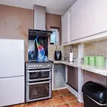 3br By Kammili With Free Parking & Fast Access Tatil Evi Manchester