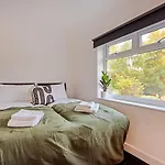 Дом отдыха Stylish Modern Near Mcr Centre Coop & Etihad Манчестер