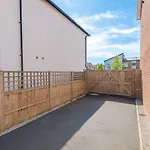 Апартаменты Stunning 3-bdrm House In Manchester-modern&comfort *