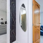 Pearl Reside - Sleeps 5, Free Parking & 5 Mins Centre 펜션 *