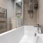 Modern Centre 3bd - Fire Pit - Free Parking *