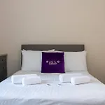 度假居 Detached House In Prestwich Sleeps 10 With Parking