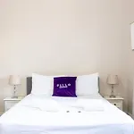 Detached House In Prestwich Sleeps 10 With Parking *