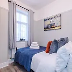 Дом отдыха Ideal Group 3br House For 8 Parking *