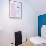 Holiday home Spacious Escape On - Parking - Garden Manchester