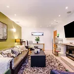 Nyaraló Luxury 5br Near Airport Wifi Manchester
