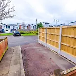 Holiday home Spacious Escape On - Parking - Garden