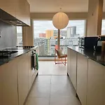 Boutique Centre Apartment, Balcony, Parking Daire *