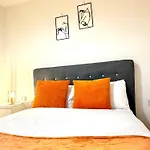 Lux High-rise Two Bed-balcony With Waterside View Appartement