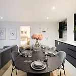 Juniper At The Heim * Manchester