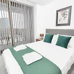Apartment Contemporary Flat In W Balcony Manchester
