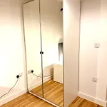 Lux High-rise Two Bed-balcony With Waterside View * Manchester