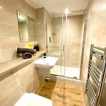 Appartement Lux High-rise Two Bed-balcony With Waterside View *