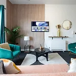 Spacious 2 Bed Near Media And Old Trafford *