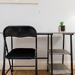 Stylish Modern In The Heart Of The Apartmán