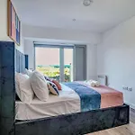 View - 1 Minute To Transport Links - Sleeps 3 Appartement Manchester