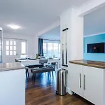New Spacious House, Pool Table, Driveway Parking And Ps4