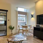 Stylish Interior Cosy Haven - On-street Parking *