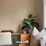 Stylish Interior Cosy Haven - On-street Parking Nyaraló *