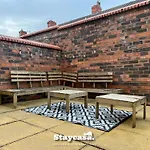 Stylish Interior Cosy Haven - On-street Parking Nyaraló *