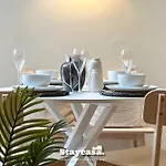 Nyaraló Stylish Interior Cosy Haven - On-street Parking