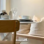 Nyaraló Stylish Interior Cosy Haven - On-street Parking