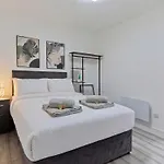 Tatil Evi Spacious 5br House Near Centre