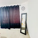 度假居 Stylish 4 Bedrome House - Free Parking