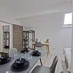 Spacious 5br House Near Centre Tatil Evi