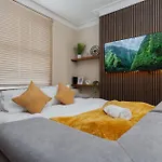 بيت للعطل 2br Cozy Retreat - Pool Table - Wifi - Sleeps 7 مانشستر