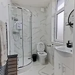 Tatil Evi Spacious 5br House Near Centre Manchester