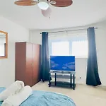 度假居 Stylish 4 Bedrome House - Free Parking *