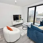 Modern 2 Bedroom In W Balcony Appartement Manchester