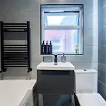 Long - 3br - Sleeps 6 - Free Parking Apartman Manchester