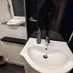 Daire Deluxe 4-bed Near Etihad Stadium & C0-0p Arena, Sleeps 9 Manchester
