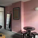 Апартаменты The Hive 2-bed With Kitchen And Private Bathroom In Lively Monton Village - Sleeps 4 - Free Wifi - Parking Nearby *