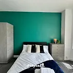 Daisybank Co-living - Private Self-cater