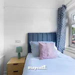 3-bedroom House W Free Parking, Near Man Airport! Prázdninový dům *