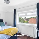 3-bedroom House W Free Parking, Near Man Airport! Prázdninový dům *