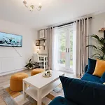 Tatil Evi Modern 2 Bedroom House With Parking Manchester