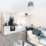 Bright & Spacious 2 Bedroom Manchester