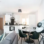 Bright & Spacious 2 Bedroom * Manchester