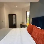 Daire Casa Cove 2br Flat Free Parking, 5 Min To Hospital