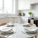 Daire Bright & Spacious 2 Bedroom