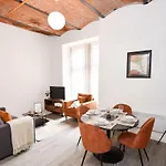 Beautiful 2 Bed Near Etihad *